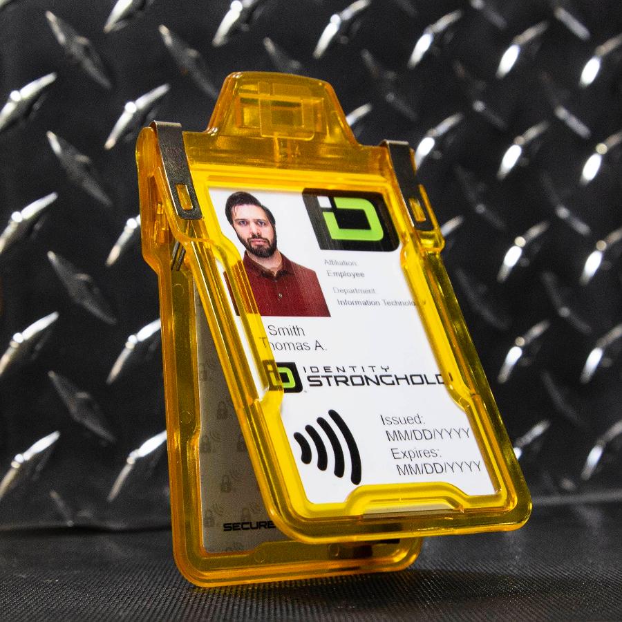 Secure Badge Holder Classic Vertical "Squeeze to Read" – photo 49